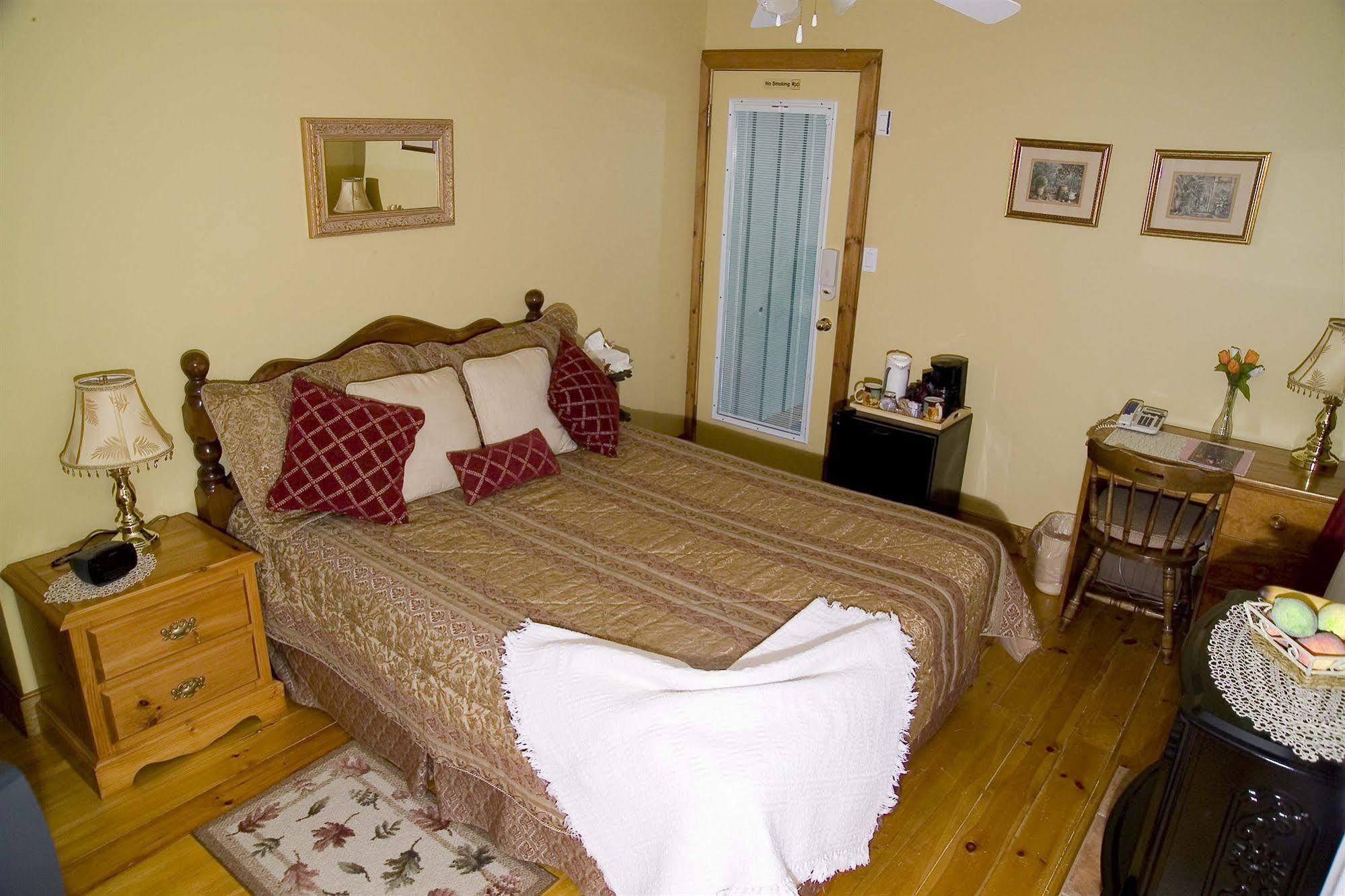 Weatherpine Inn Niagara-on-the-Lake Bagian luar foto